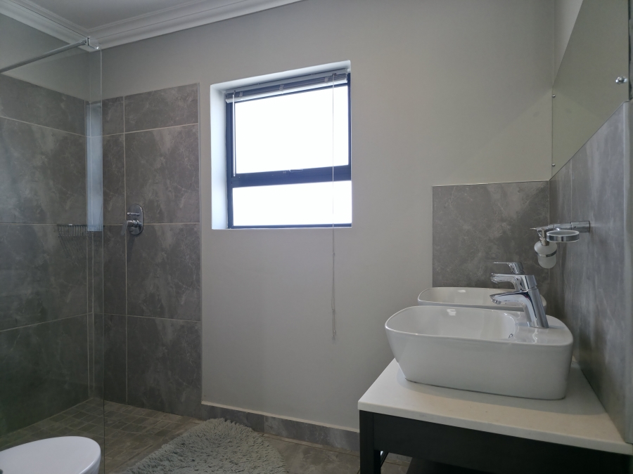 5 Bedroom Property for Sale in Noorsekloof Eastern Cape